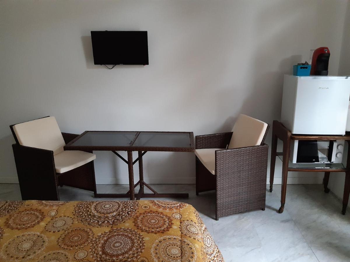 La Gran Dama Bed & Breakfast Розето дели Абруци Екстериор снимка