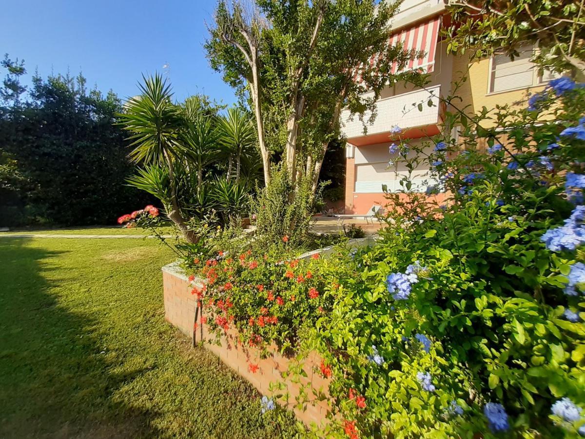 La Gran Dama Bed & Breakfast Розето дели Абруци Екстериор снимка